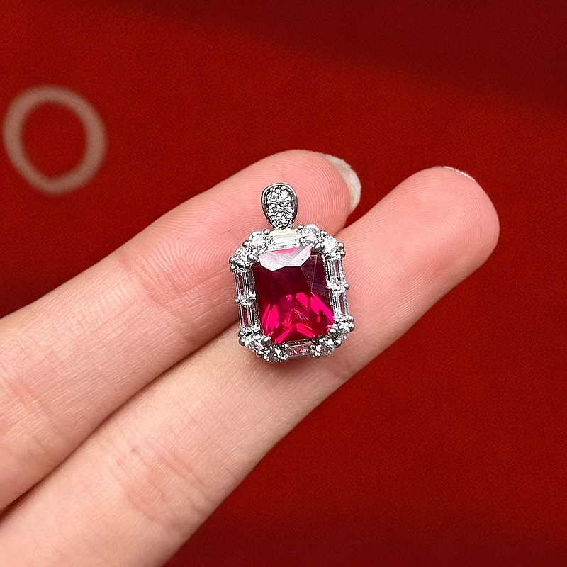 阿鲁沙-典藏轻奢培育红宝石-精工合金吊坠649