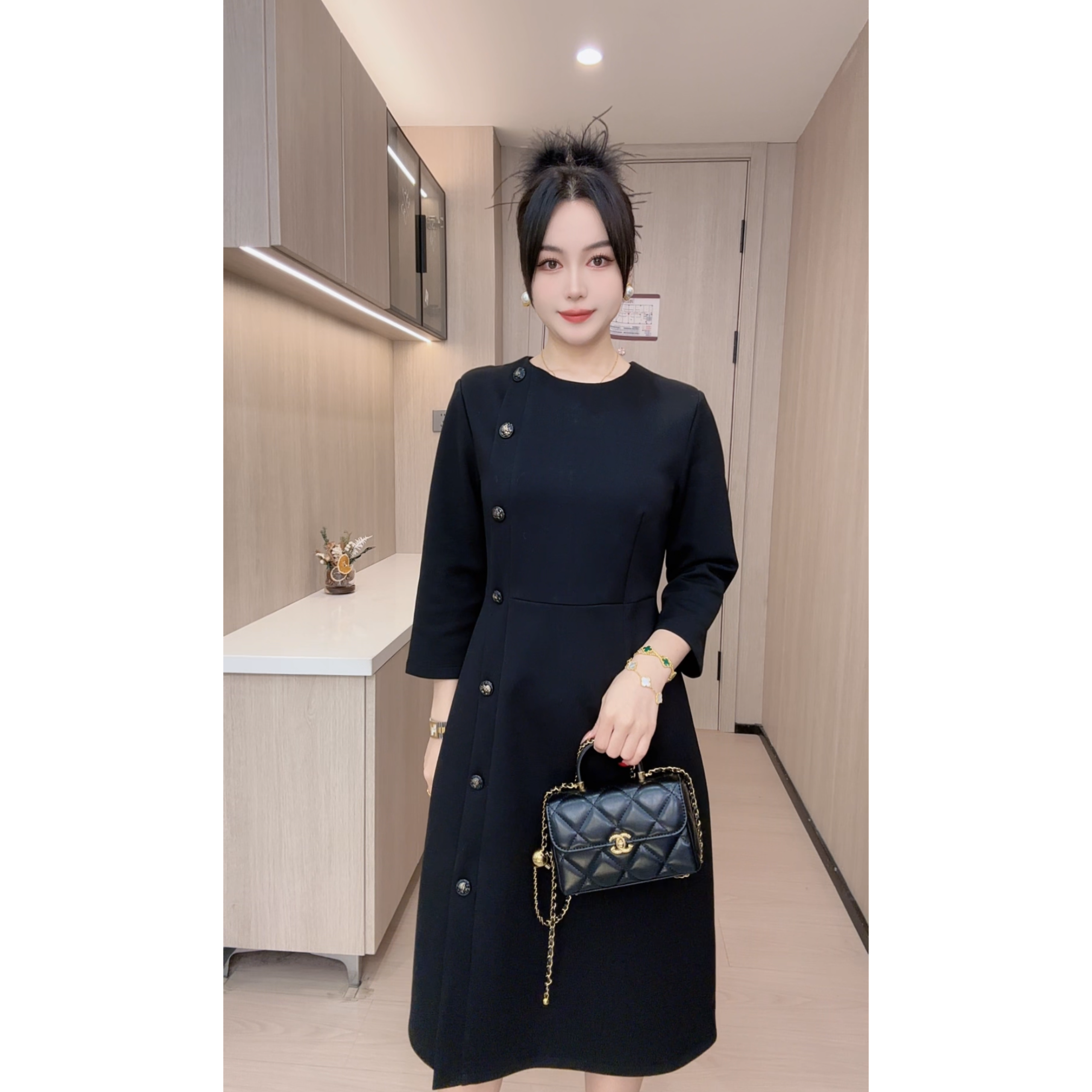 22661鱼鱼严选春季上新2025设计感收腰显瘦百搭装饰扣大码连衣裙