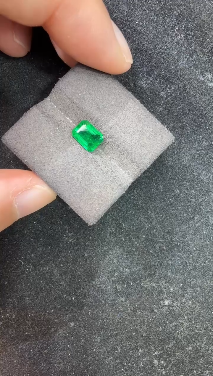 未镶嵌定制定制祖母绿@*芝天然1.3克拉吉尔德