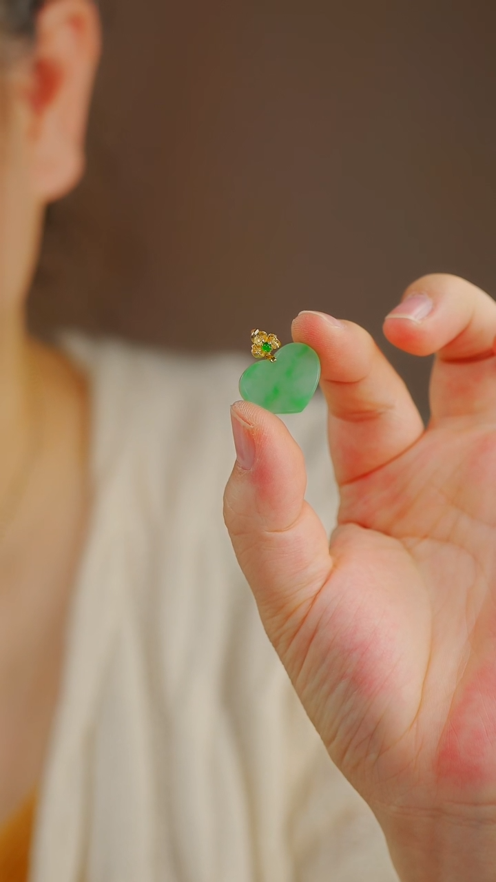 【闪购商品】翡翠颈饰18K金镶嵌心形