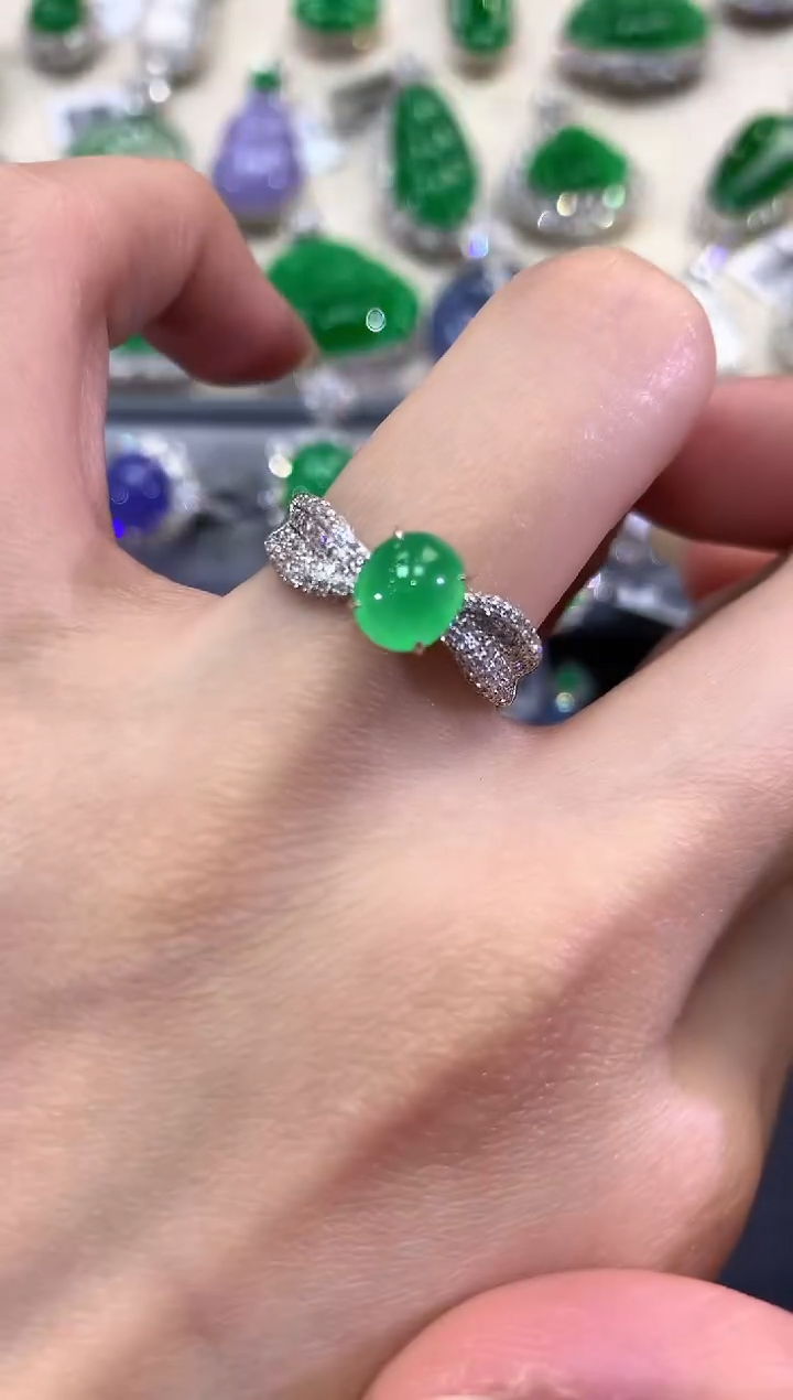 【闪购商品】翡翠戒指18K金镶嵌w24       