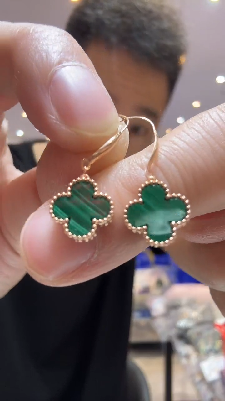 玛瑙/玉髓耳钉18K金镶嵌K43