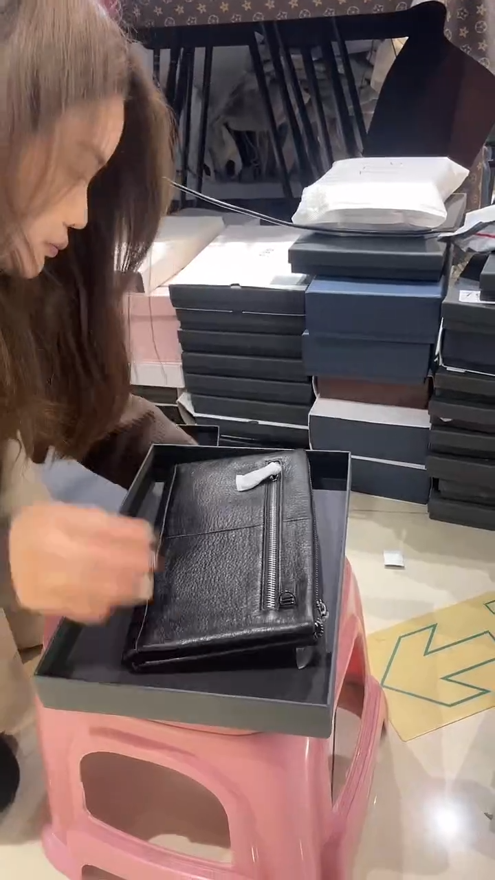 头层牛皮800品牌男包清货中（不要卡单，理性消费)