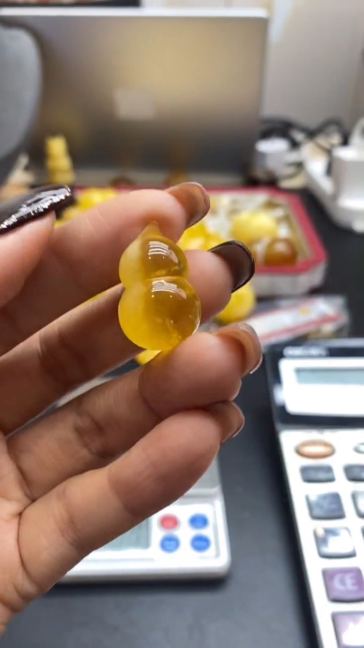 琥珀未镶嵌珠宝奇石835