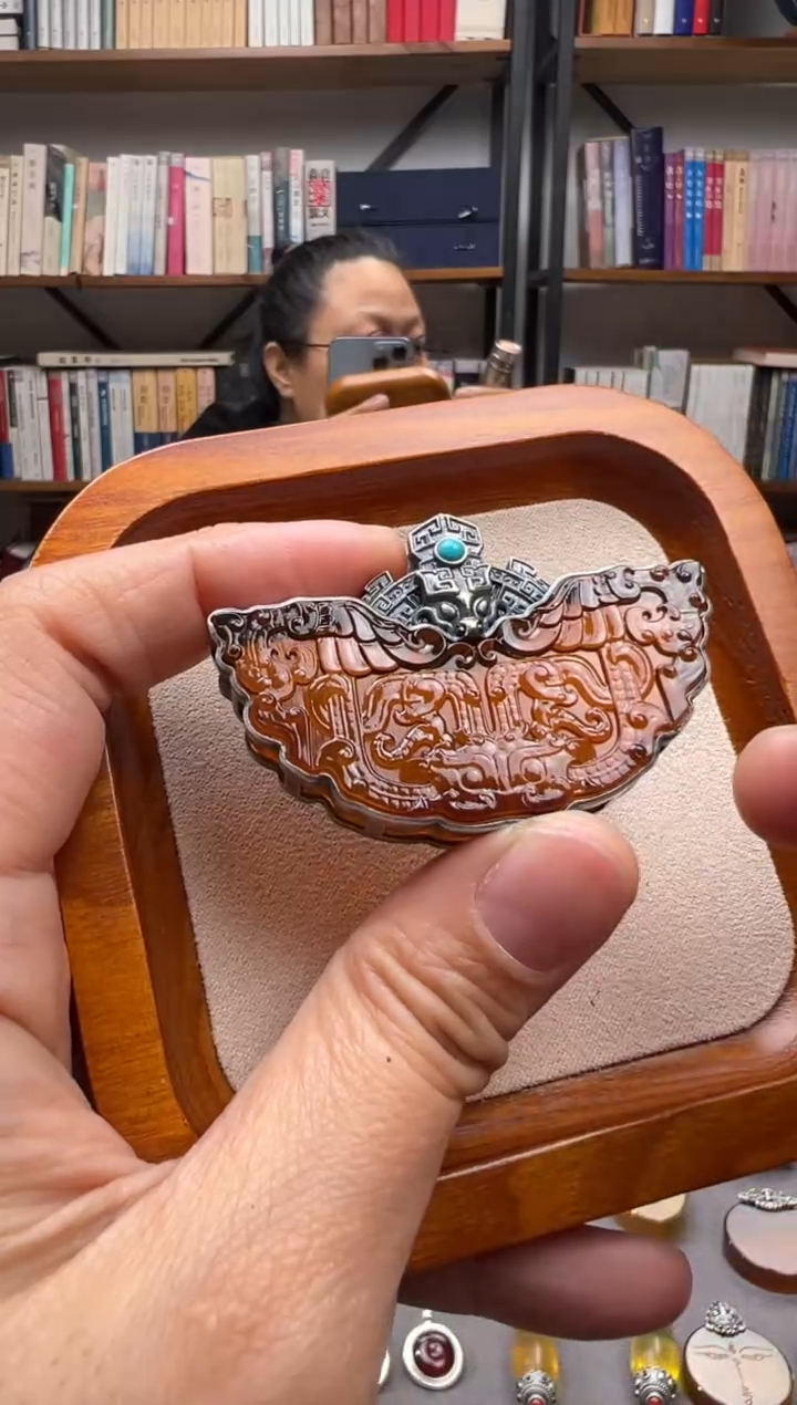 【闪购商品】琥珀颈饰未镶嵌仿古玉璜吊坠