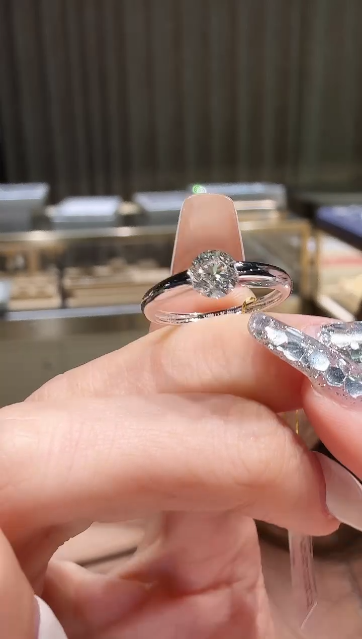 铂Pt950镶嵌戒指钻石1克拉胖胖 圈口自行备注