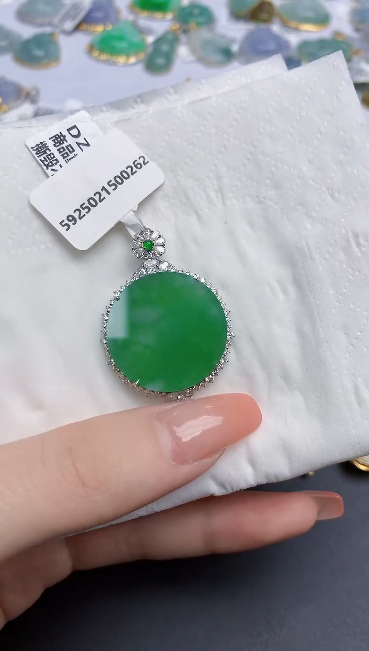 【闪购商品】翡翠颈饰18K金镶嵌天然缅甸翡翠A货