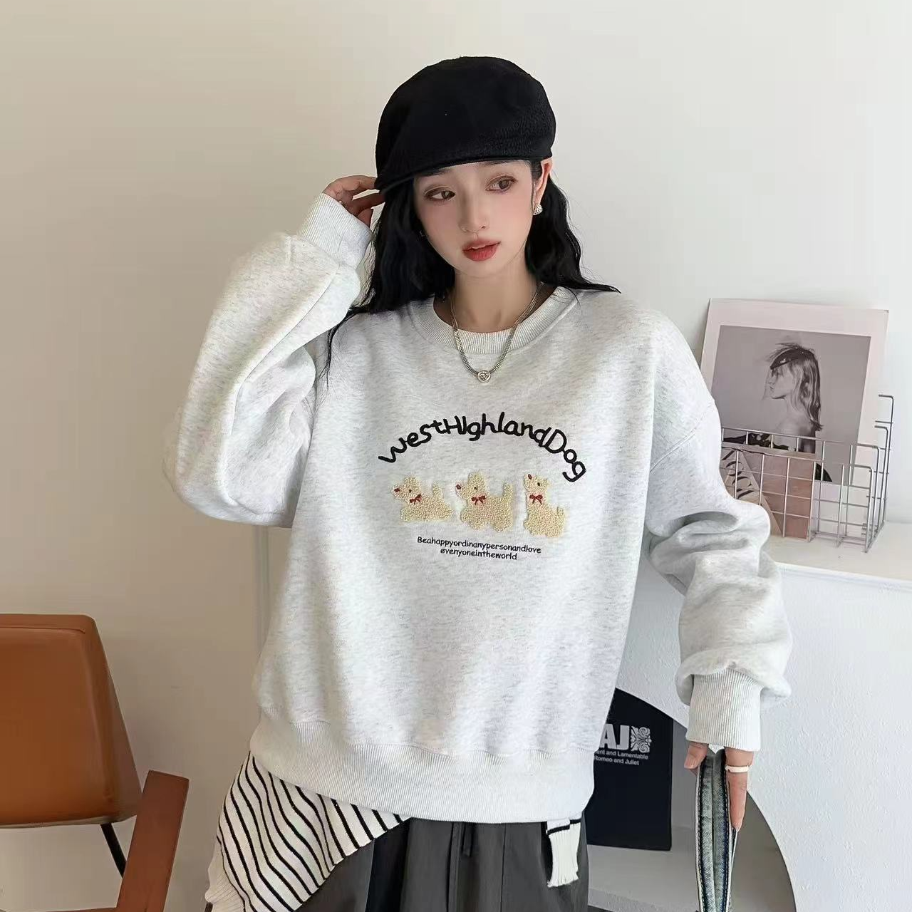 加绒卫衣 衣长56左右小个子 圆领 3只狗刺绣 减龄卫衣 奥粒绒 122