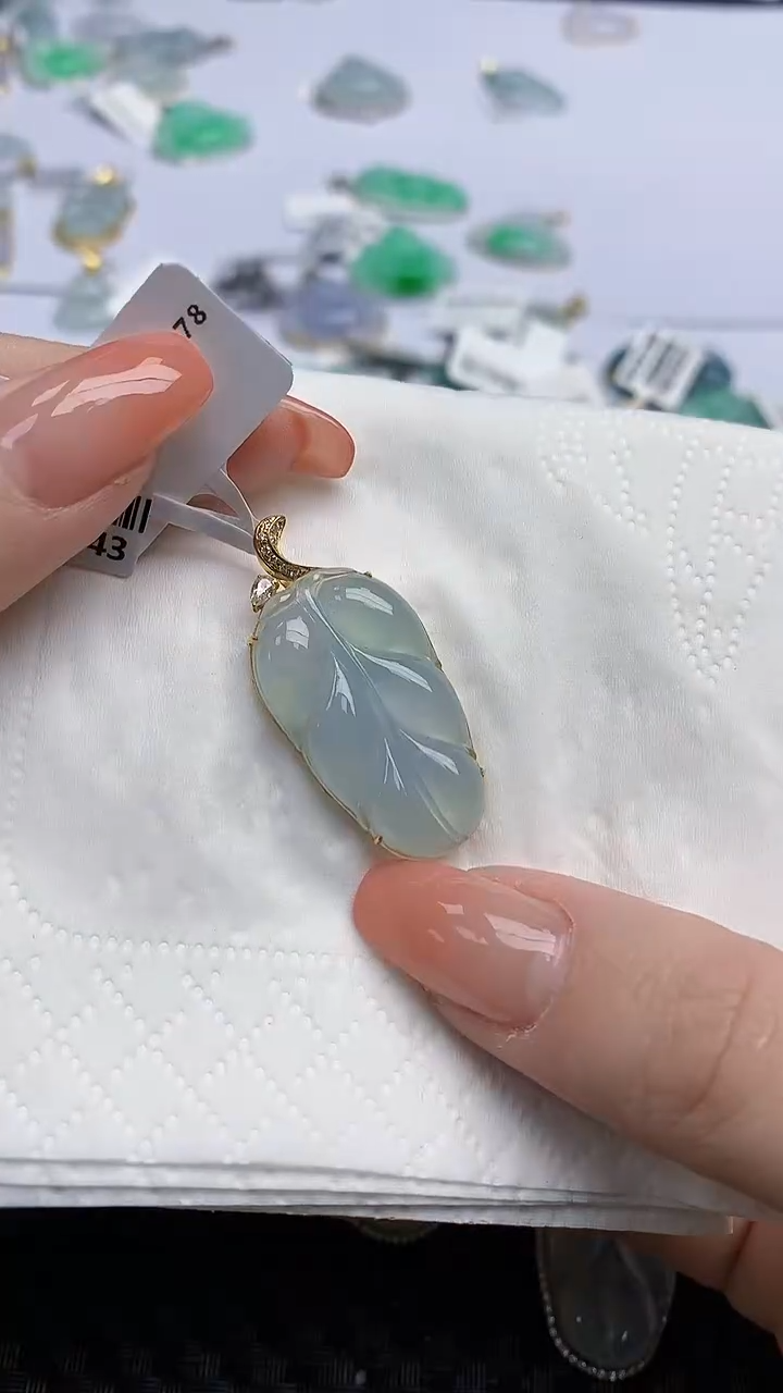 【闪购商品】翡翠颈饰18K金镶嵌天然翡翠A货