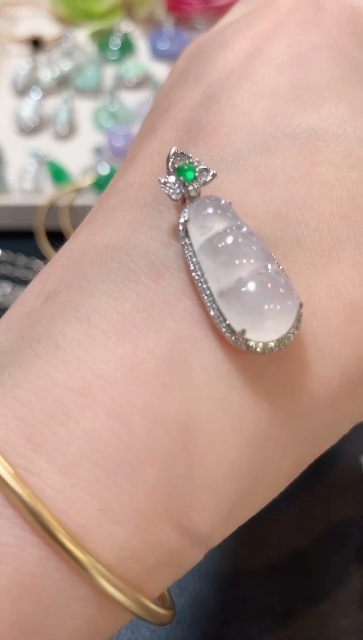 吊坠(不含链)18K金镶嵌翡翠z19  