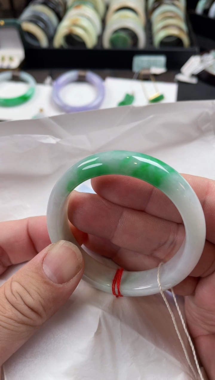 【闪购商品】翡翠手镯未镶嵌51圈口