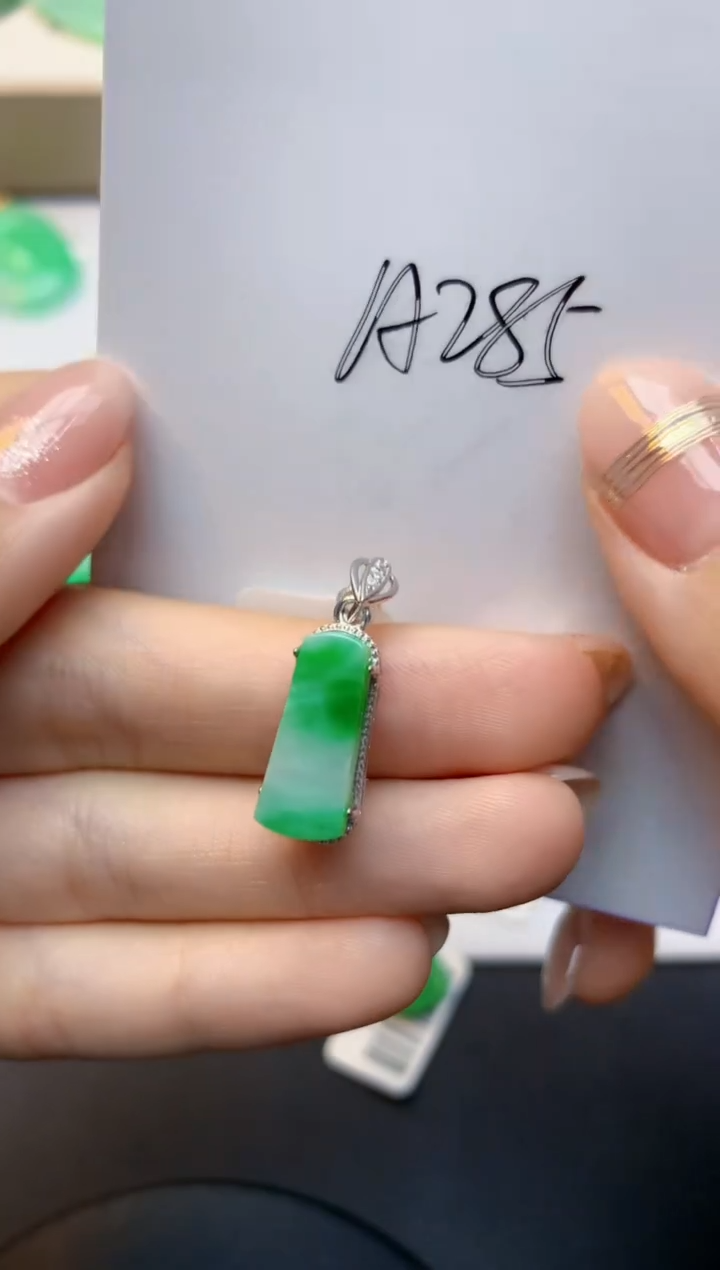 颈饰未镶嵌翡翠天然A货缅甸翡翠百元以上9元证书费自理