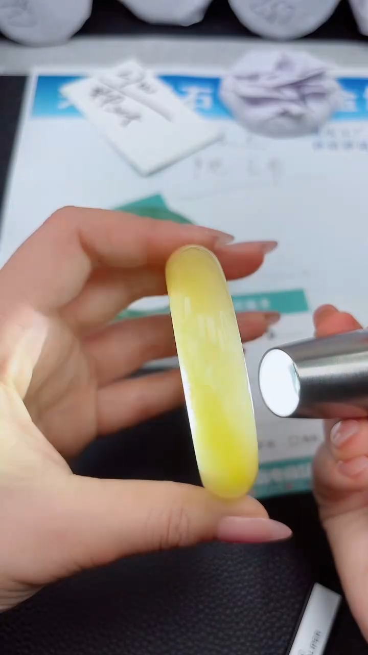 【闪购商品】石英质玉手镯未镶嵌A496