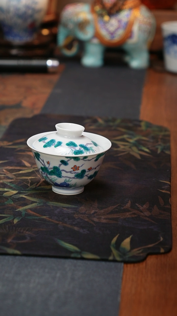 【闪购商品】青花斗彩松竹梅盖碗