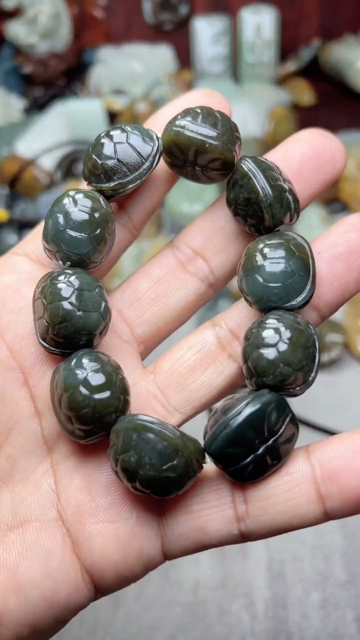 和田玉未镶嵌把件-0