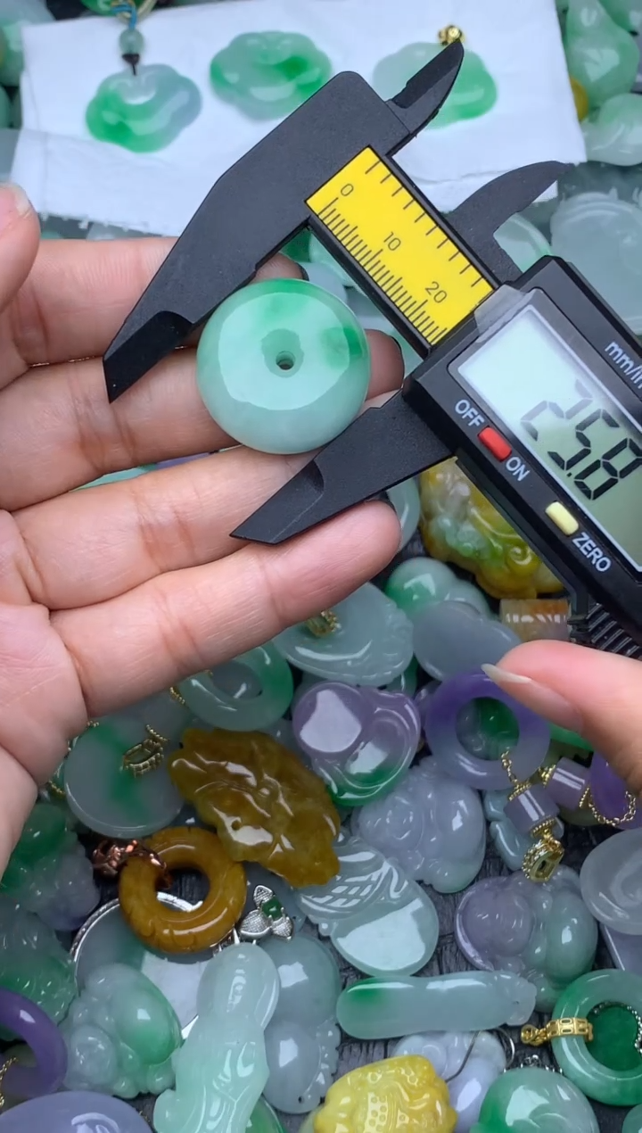 翡翠未镶嵌颈饰天然缅甸翡翠吊坠