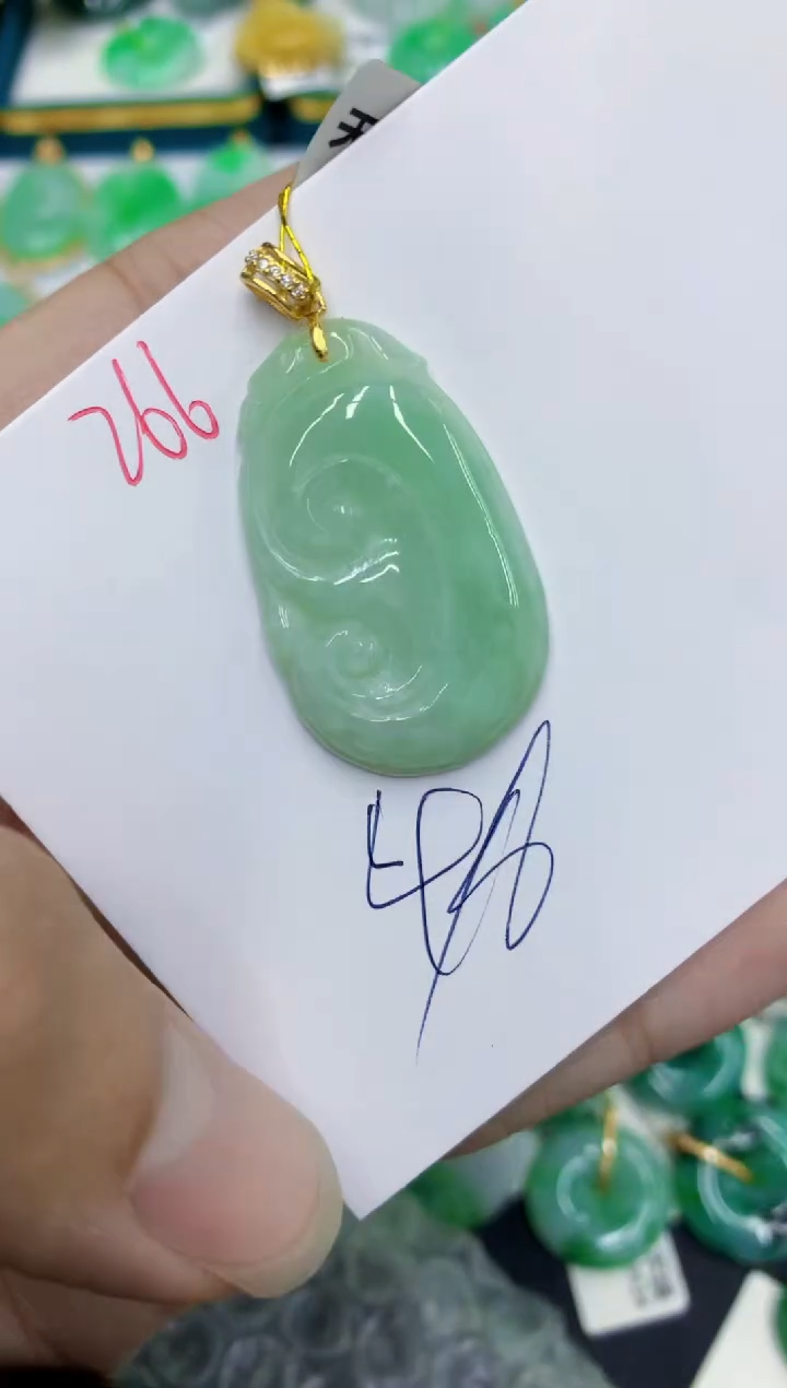 翡翠未镶嵌颈饰1111111111