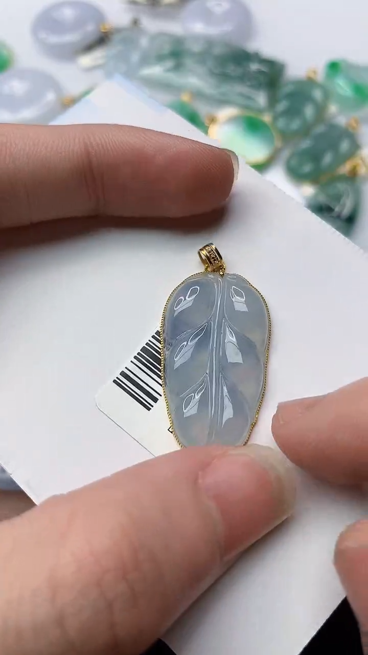 【闪购商品】翡翠颈饰18K金镶嵌49.........