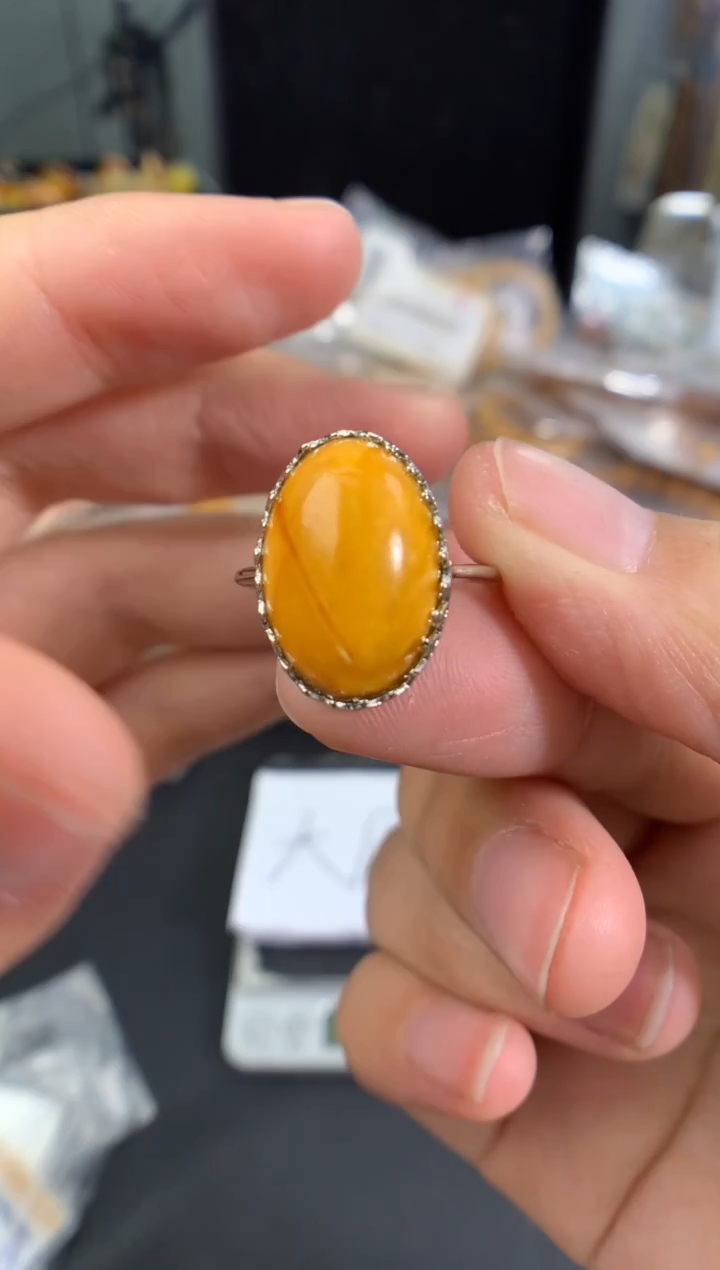 蜜蜡未镶嵌珠宝奇石1