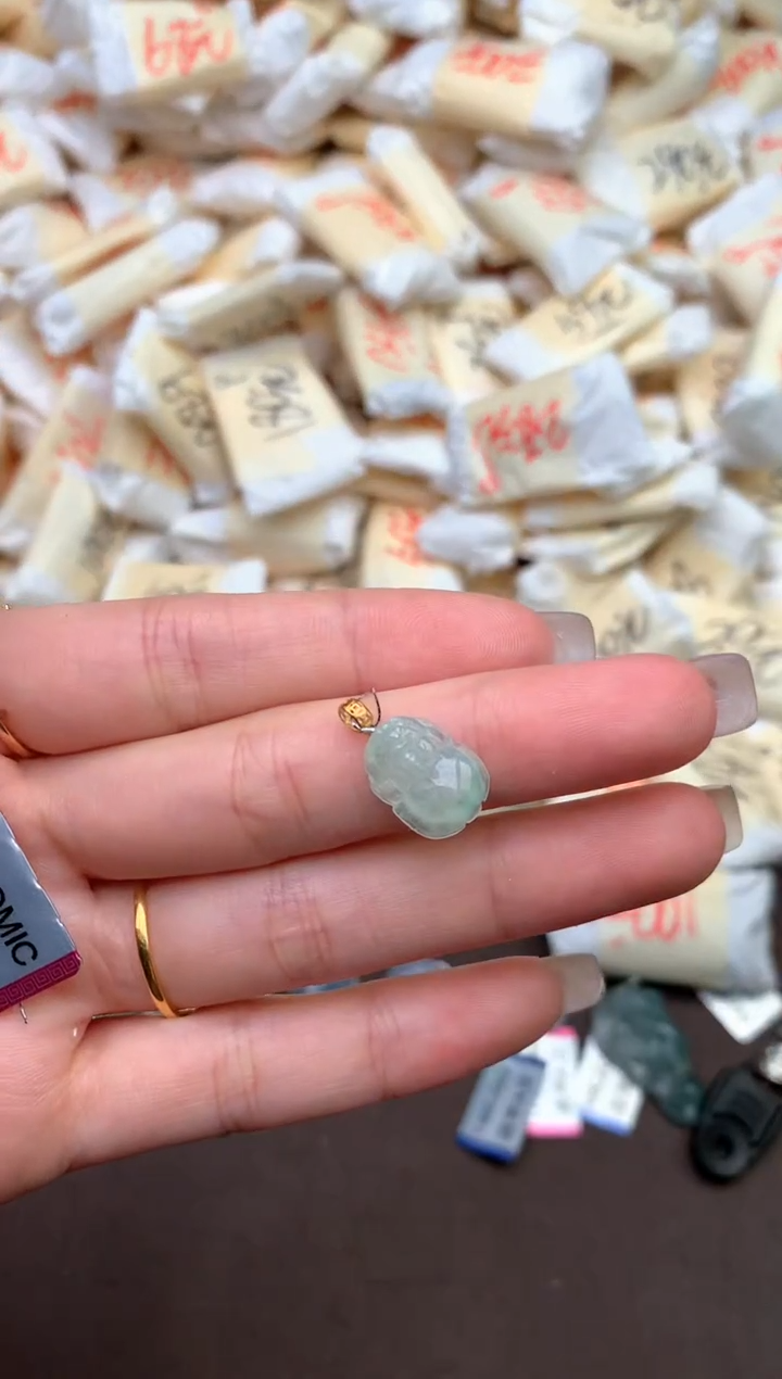 【闪购商品】翡翠挂件18K金镶嵌—