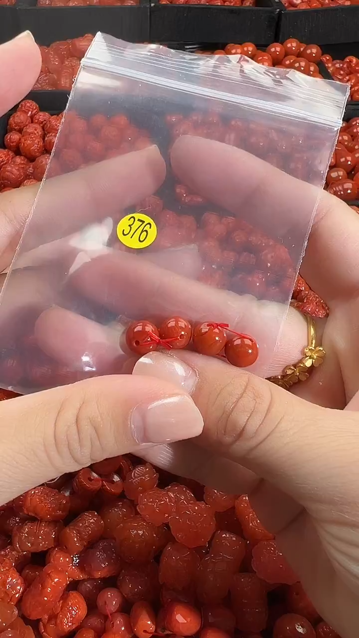 颈饰未镶嵌南红玛瑙1