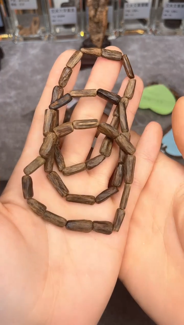 【闪购商品】沉香手串4号沉水柬埔寨多样性发货1条