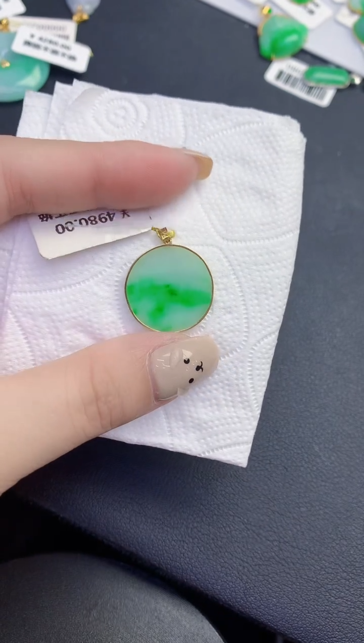颈饰18K金镶嵌翡翠缅甸天然翡翠A货