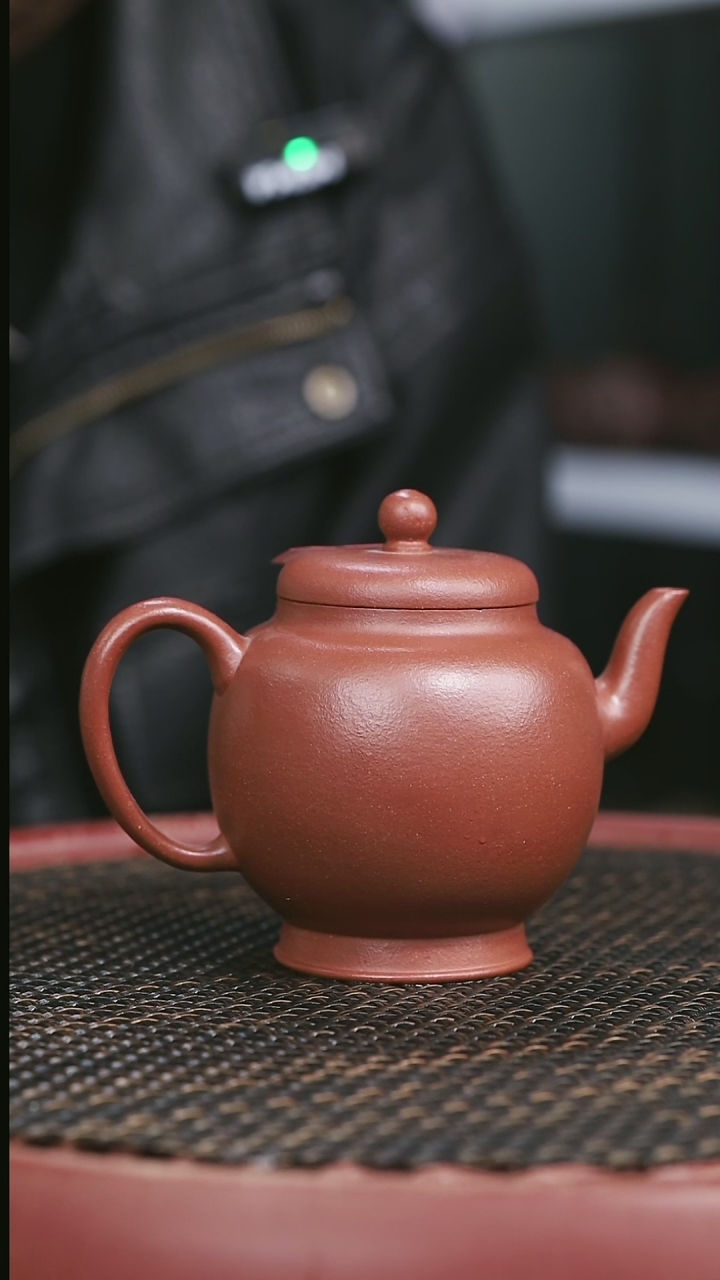 【闪购商品】紫砂红降坡南州高士240CC//////