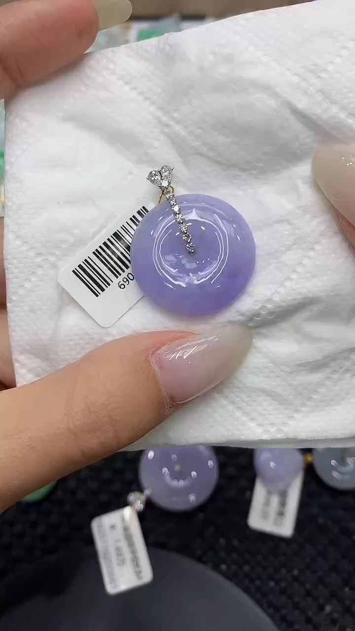 颈饰18K金镶嵌翡翠111111111111