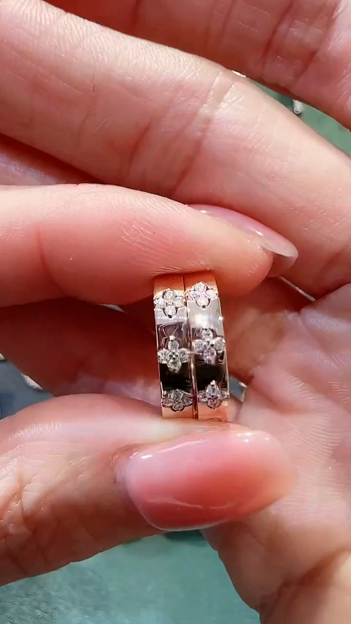 【闪购商品】钻石耳饰18K金镶嵌18K金钻石幸运花耳环