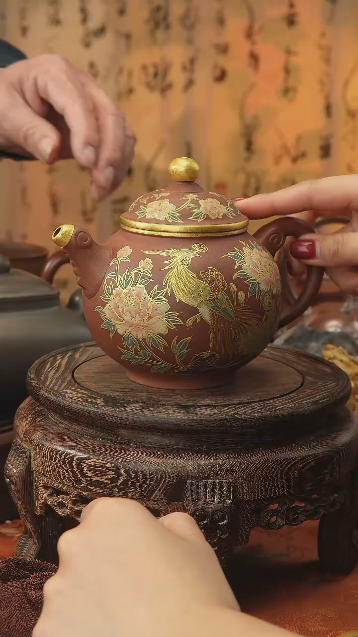 茶壶紫砂立凤牡丹 红皮龙