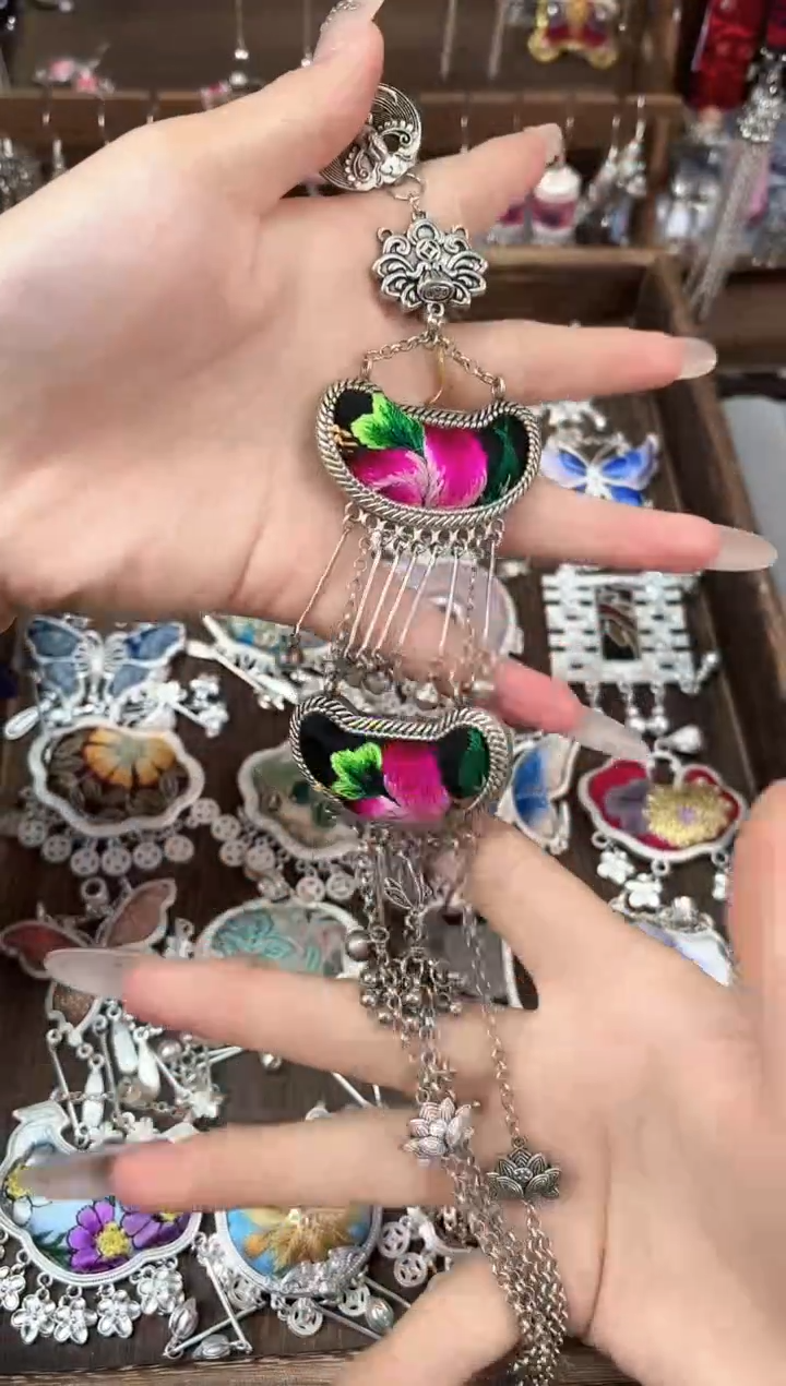 织绣民族风非遗老绣饰品690*