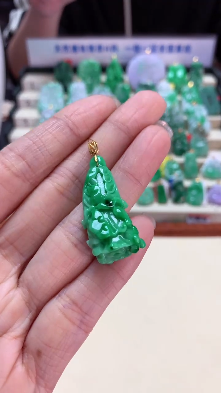 【闪购商品】翡翠吊坠(不含链)18K金镶嵌挂件