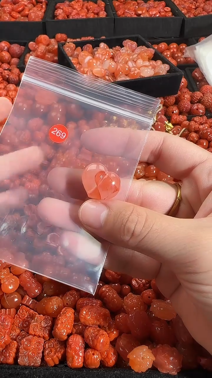 颈饰未镶嵌南红玛瑙11