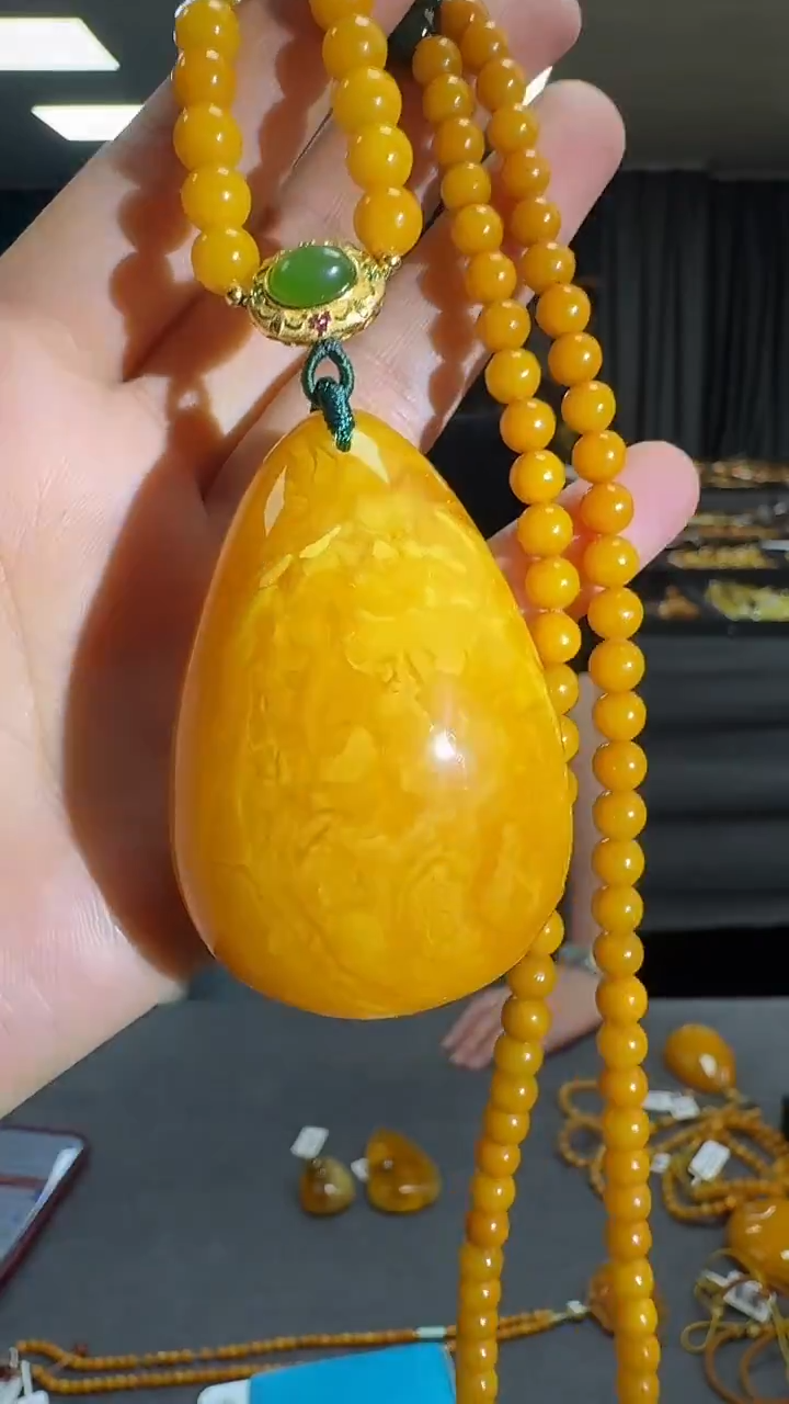 琥珀吊坠(赠链)未镶嵌天然保真蜜蜡水滴套装