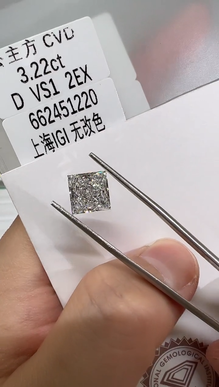【闪购商品】实验室培育钻石裸石未镶嵌@ 3.22ct 先鉴赏，再定制！