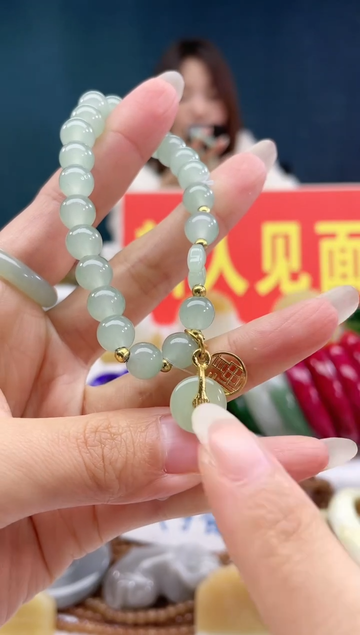 【闪购商品】石英质玉手链合金8