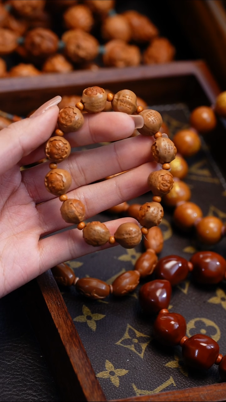 【闪购商品】橄榄核吊坠苏工橄榄核