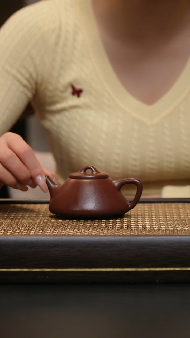 茶壶紫砂老脂泥  子冶石瓢