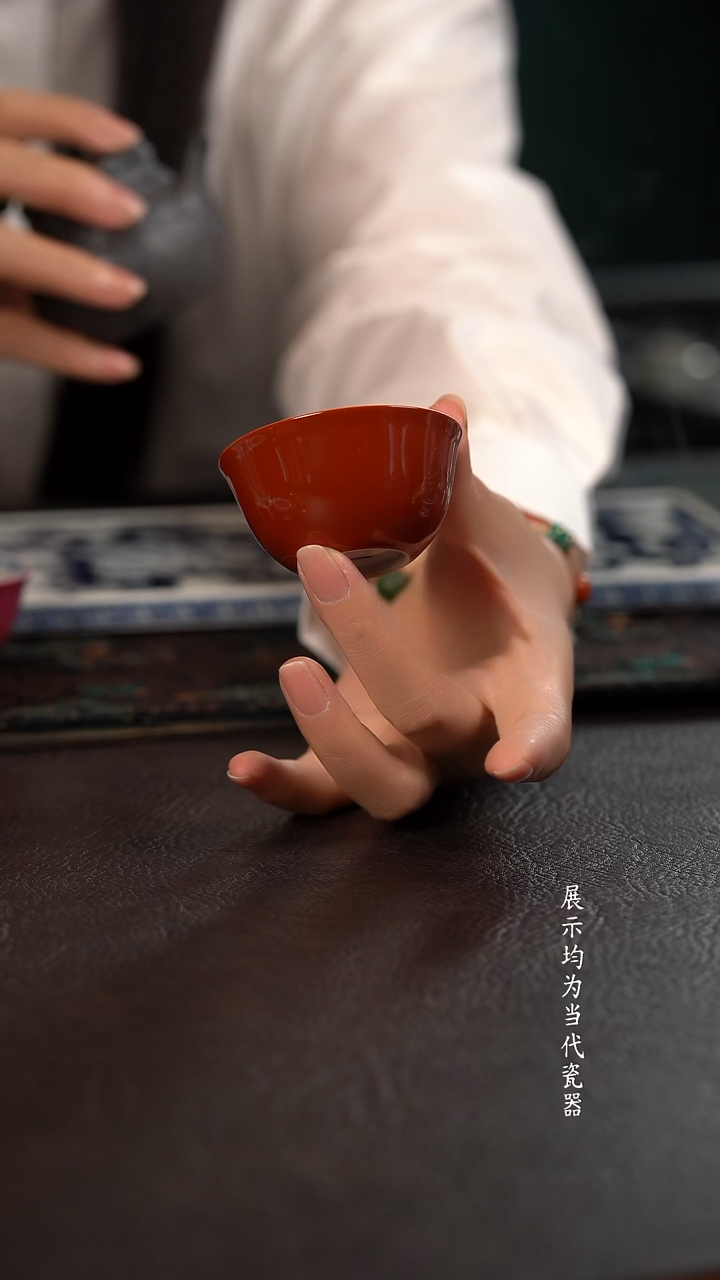 聚澜堂故宫红内宝相小鸡缸杯