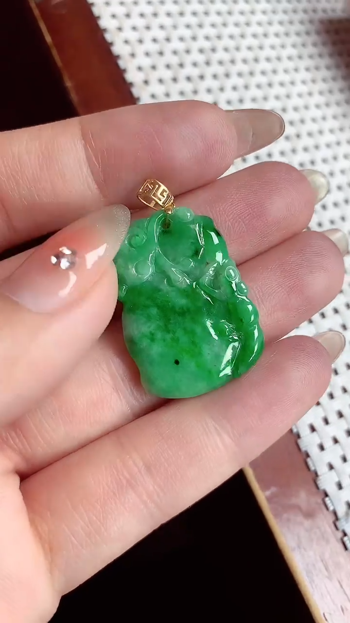 【闪购商品】翡翠颈饰18K金镶嵌吊坠