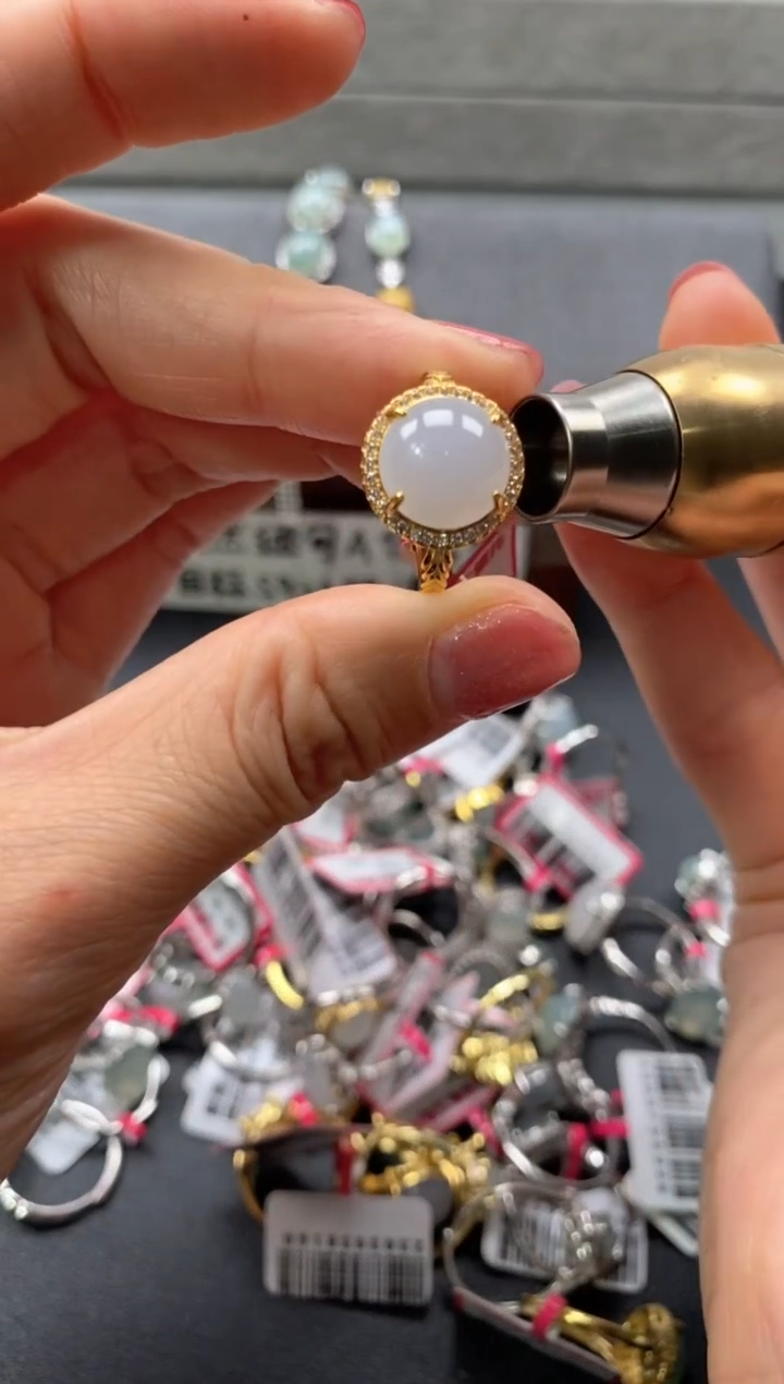 【闪购商品】翡翠戒指银S925镶嵌3333333    9