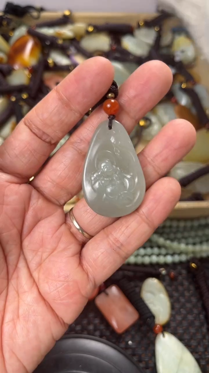 【闪购商品】和田玉颈饰未镶嵌多样性发货没有证书拍一发一有瑕