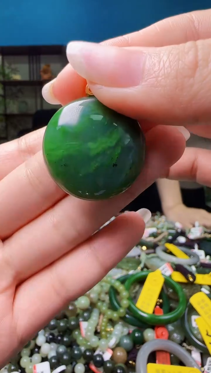 颈饰未镶嵌和田玉1