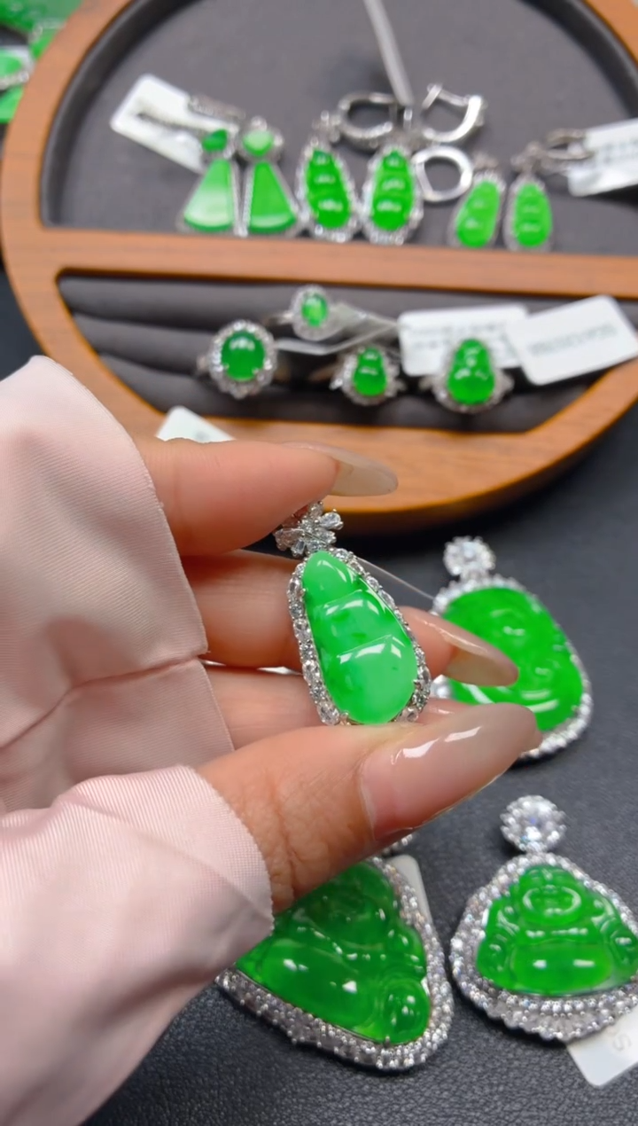 银S925镶嵌翡翠耳饰1