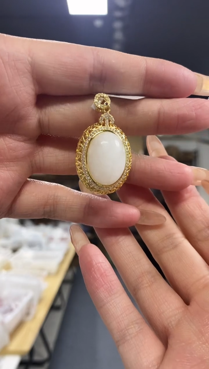 【闪购商品】和田玉吊坠未镶嵌多样性发其一颜色微差