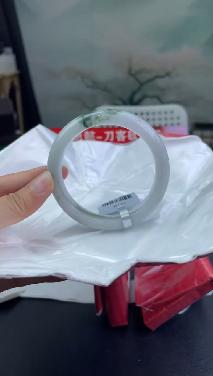 翡翠手镯未镶嵌11翡翠手镯（微瑕）