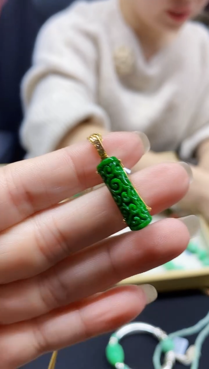 颈饰未镶嵌翡翠晓**7翡翠吊坠