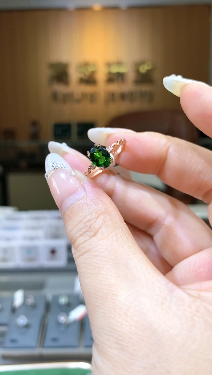 【闪购商品】透辉石戒指银S925镶嵌天然透辉石戒指