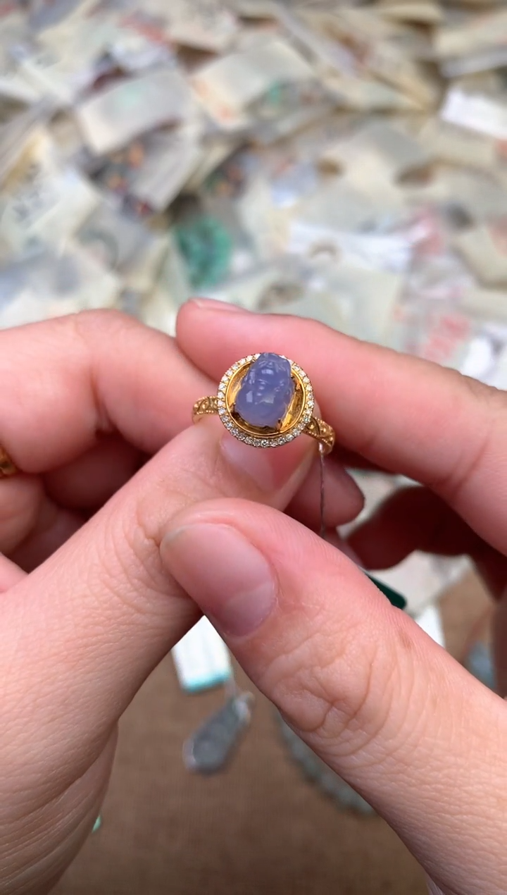 18K金镶嵌挂件翡翠一